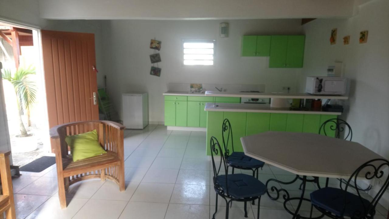 Labe Kaz Kreyol Studio Le Moule Luaran gambar